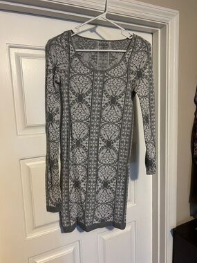 Gray Patterned Long-Sleeve Knit Dress